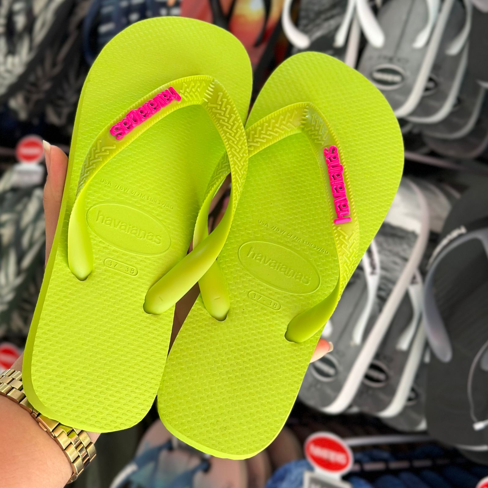 Lançamento Havaianas Top Summer 2024 - A sensação do verão 2024 - (45%OFF) PROMOÇÃO VERÃO DE OFERTAS!